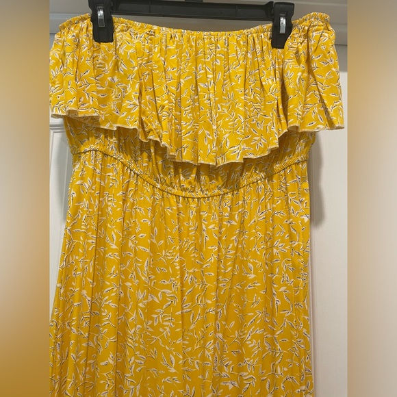 *BEAUTIFUL STRAPLESS RUFFLE MAXI DRESS* - Picture 2 of 4